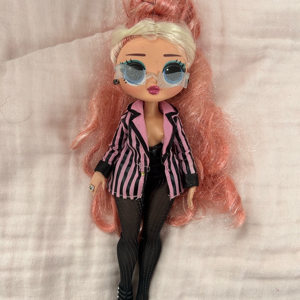 L.O.L. Surprise! O.M.G. Winter Chill Big Wig fashion doll